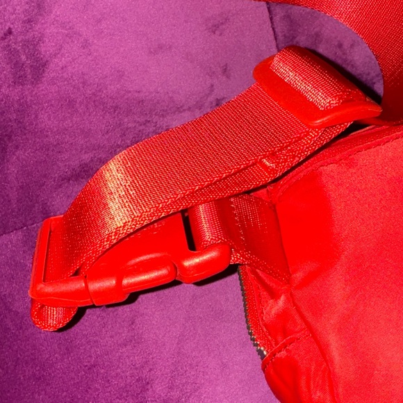 Lululemon Athletica Red Crossbody Bag - Picture 2 of 14